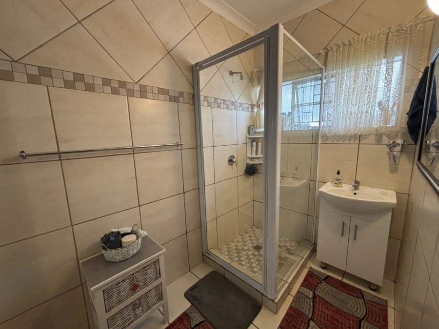 5 Bedroom Property for Sale in Parys Free State